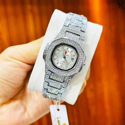 LOOKWORLD – Elegant Full Stone Watch