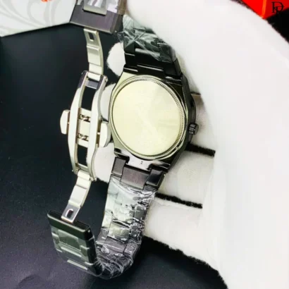 BLACK AURA – Elegant Metallic Watch with Arabic Dial