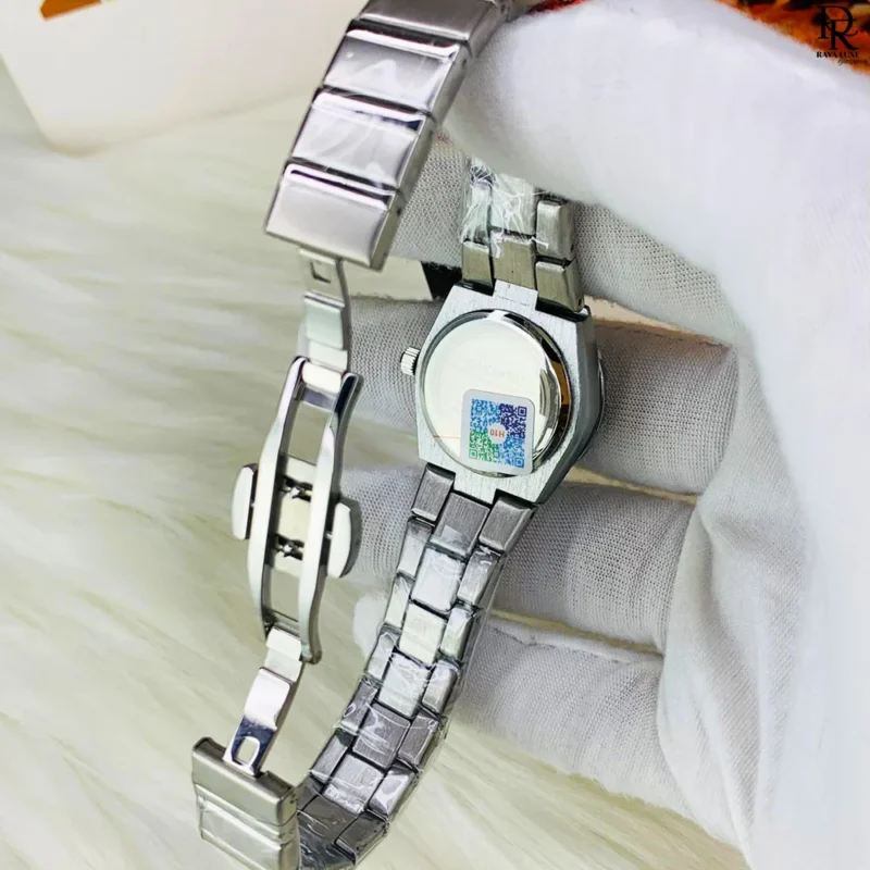 💧 SKMEI Ladies Waterproof Watch – Stylish & Durable