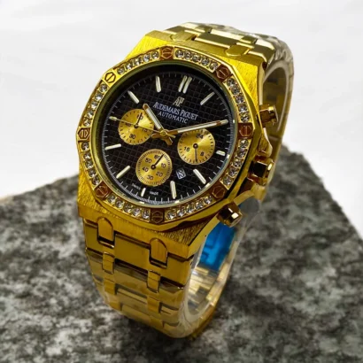 An AP-style men’s wrist watch with stainless-steel chain & back, butterfly lock, and a bold luxury-inspired look — affordable and wearable.