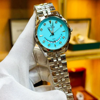 SEASTAR original men’s watch with quartz movement, date function, and metal strap with butterfly lock — clean luxury look with solid finishing.