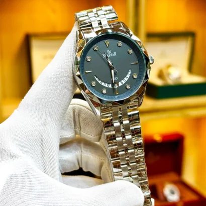 SEASTAR original men’s watch with quartz movement, date function, and metal strap with butterfly lock — clean luxury look with solid finishing.