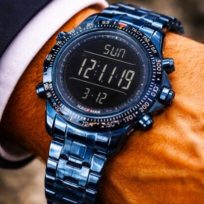 KADEMAN original digital watch with stainless steel chain, time, date, alarm, stopwatch, and light. Durable build with premium quality.