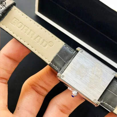 💰 Price: Rs 4299 /- Only ⚜️ Includes brand box and free delivery 📦 Limited Stock – Premium Quality Guaranteed Clean finishing for the price Leather strap